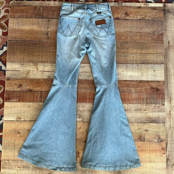 Vintage Wrangler Light Wash Denim Bell Bottom Jeans Womens Flared High Waist 27 - Picture 12 of 12
